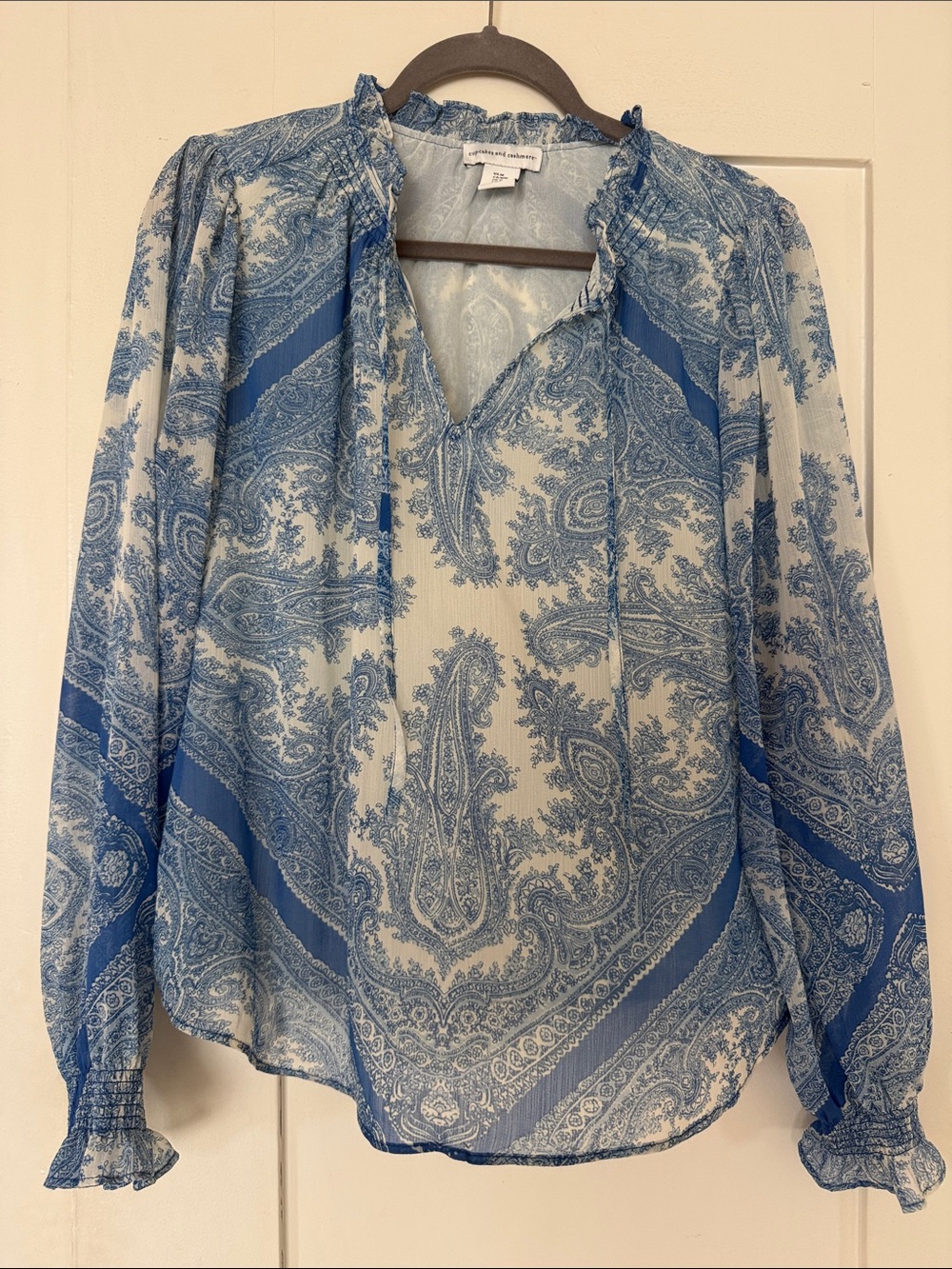 Charming Cupcake & Cashmere blue and Cream Paisley V-Neck Peasant Blouse